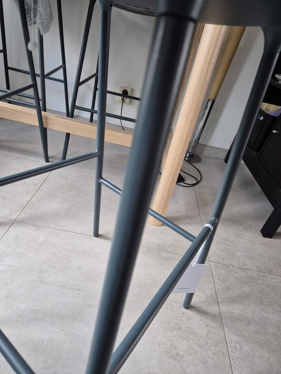 Image 1 of 4 sgabelli alti da bar in blu acciaio Form Norman Copenhagen