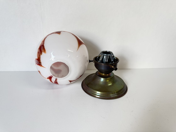 Image 1 of Vintage gemarmerde plafonniere bol wit rood glas Art deco