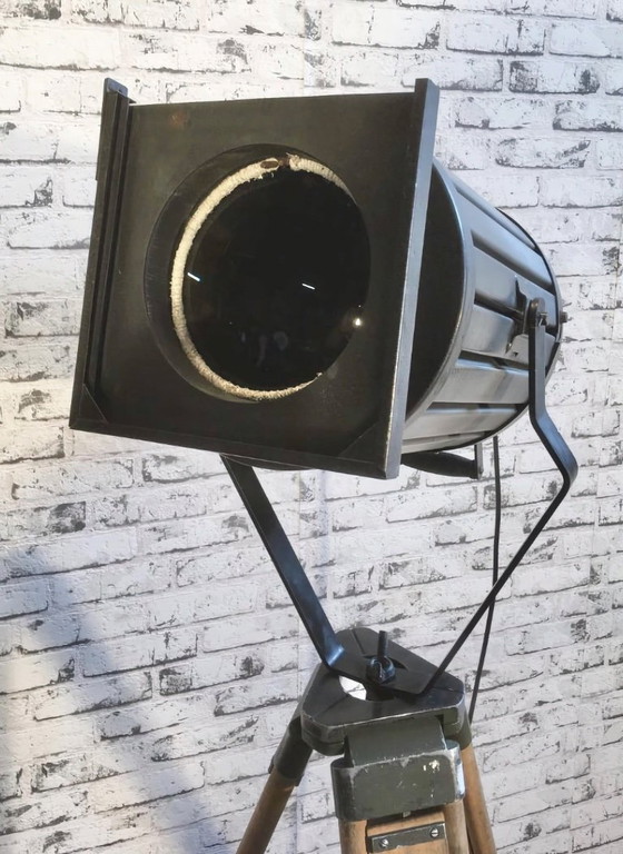 Image 1 of Faretto da teatro vintage nero su treppiede in legno, anni '60