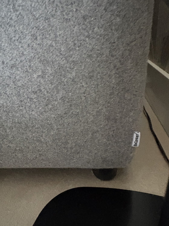 Image 1 of Sofá Bo Concept Carmo de 2,5 plazas con reposapiés en fieltro gris