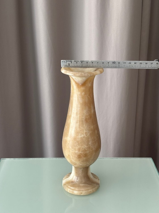 Grand vase vintage sculpté dans du marbre onyx naturel massif. – Stone (photo 10 of 11)