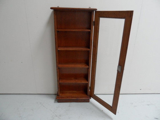 Image 1 of Antiek eiken vitrinekast
