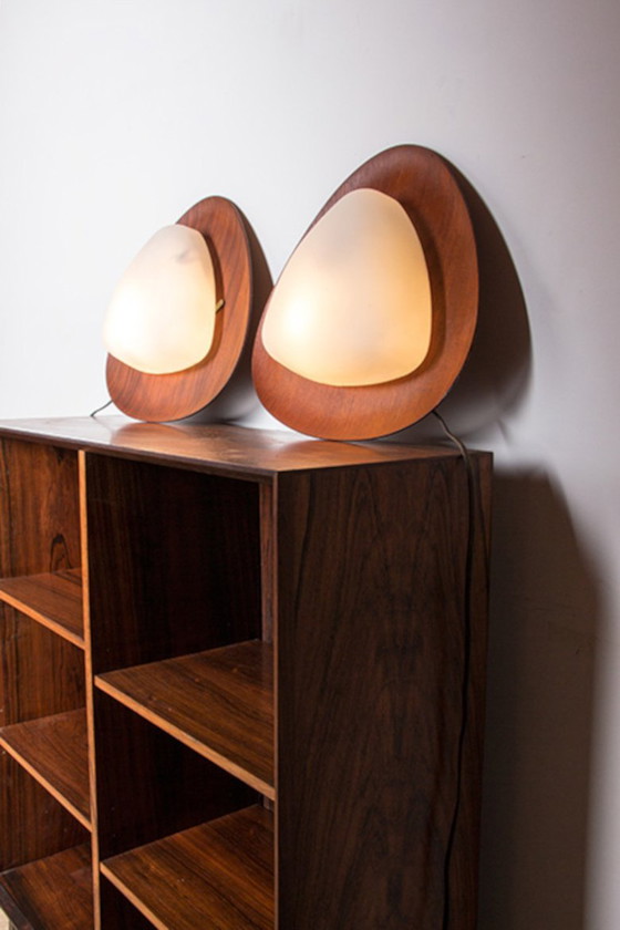 Image 1 of Paire d’Appliques Italiennes en Teck et Opaline par Goffredo Reggiani 1960