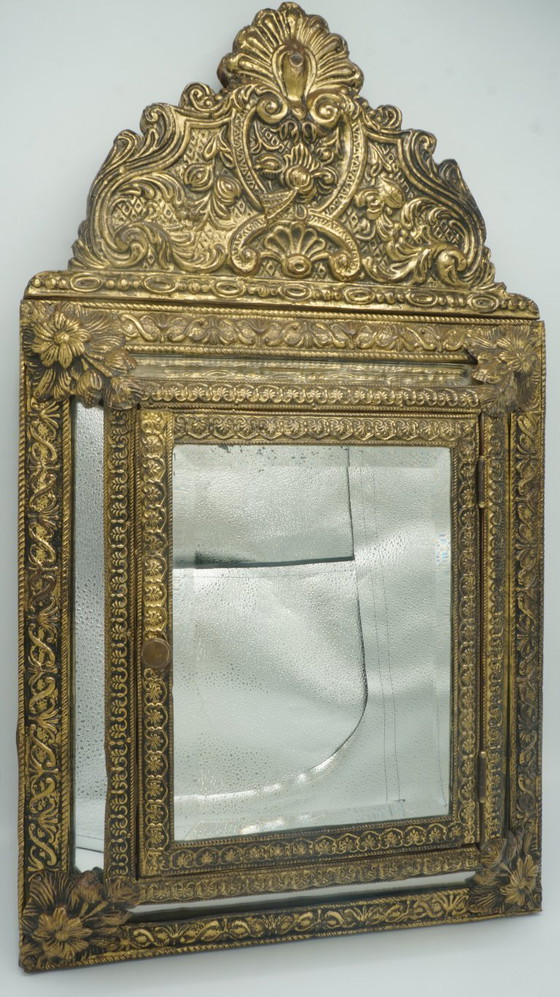 Image 1 of Niederländischer antiker, verzierter Messing-Galeriespiegel, Bürsten, Wandglas, Kupferschrank