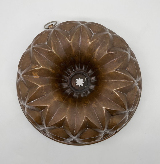 Image 1 of Antique Copper Cake Mold – Ø 25 cm | Vintage Kitchen Object