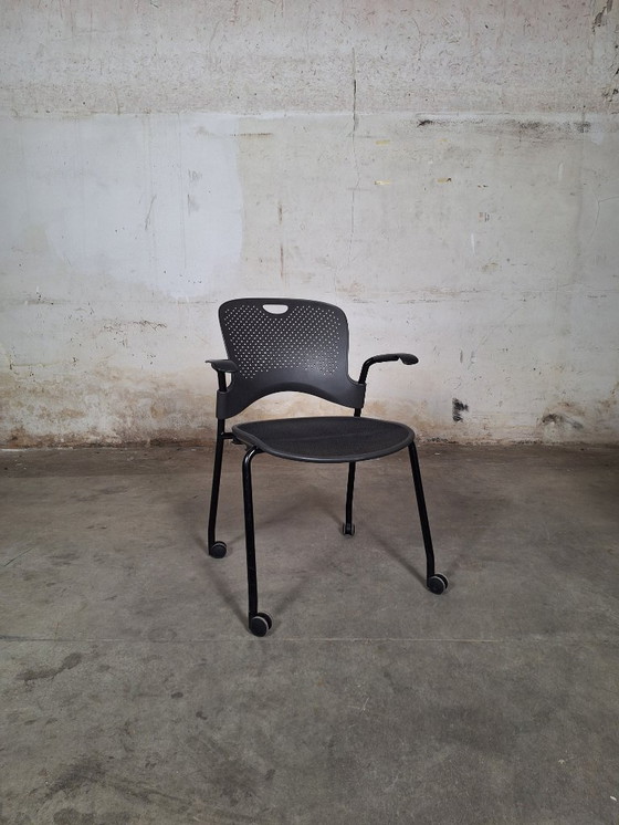 Image 1 of Fauteuil de bureau Herman Miller Caper noir – Design moderne intemporel