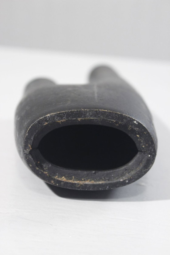 Image 1 of Doppelter Kerzenhalter aus Gusseisen Messing patiniert Brutalistisches Design Organisch 1970s