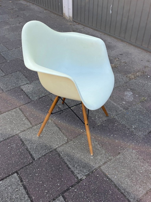 Vitra Dar