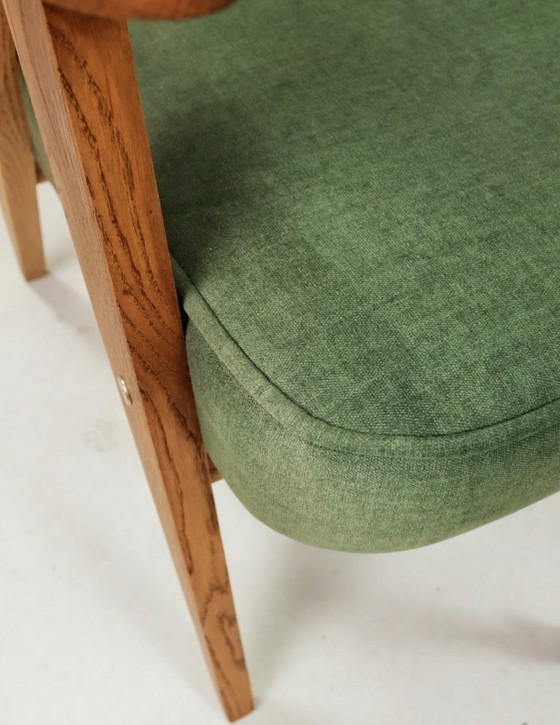 Image 1 of Par de sillas de mediados de siglo, terciopelo verde oliva 720