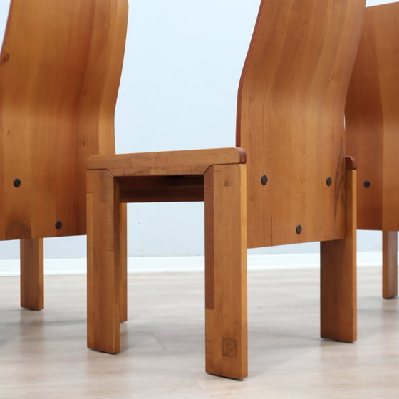 Ensemble de 4 chaises italiennes à dossier haut en bois courbé, style Scarpa, années 1970 (photo 12 of 15)