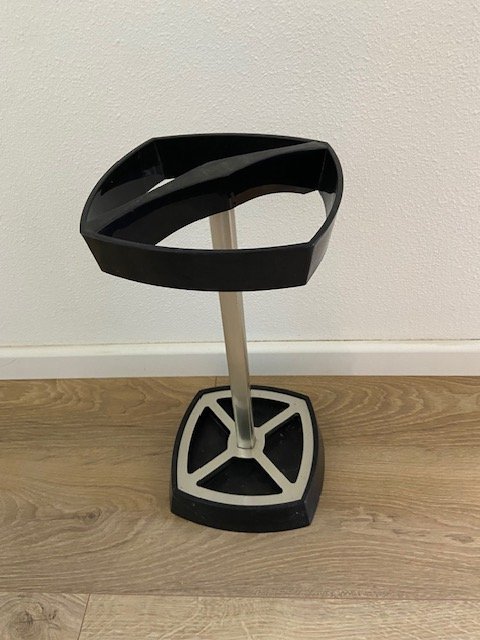 Image 1 of Gefärbter Schirmständer