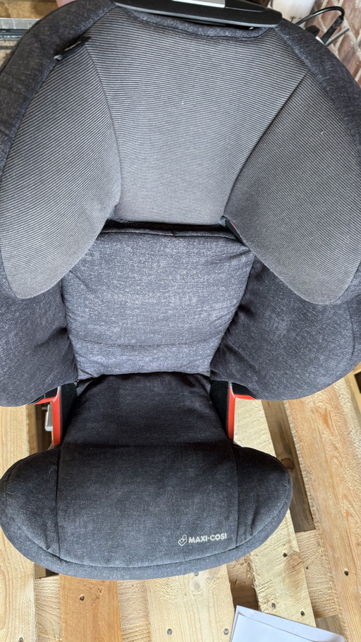 Maxi-Cosi FeroFix Car Seat For Sale