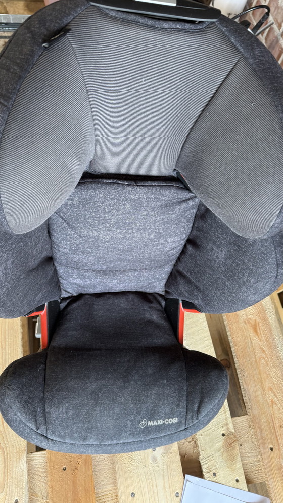 Image 1 of Maxi-Cosi FeroFix Car Seat For Sale
