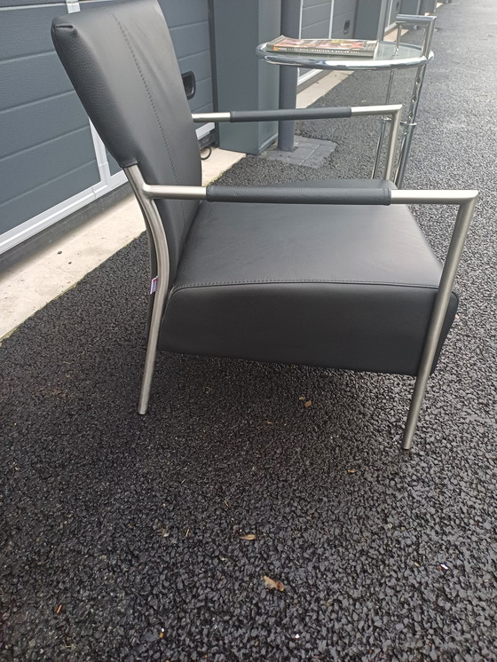 Image 1 of Fauteuil en cuir noir de Movani