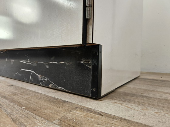 Image 1 of Formica keukenbuffet met marmereffect uit 1970