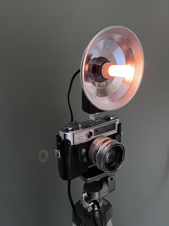 Image 1 of Lámpara de cámara sobre trípode