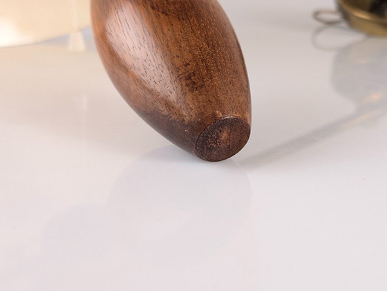 Image 1 of Lampe murale du milieu du siècle en laiton et bois avec abat-jour noir, années 1950