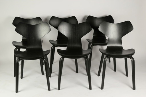 6 x Fritz Hansen, Grand Prix-ontwerp van Arne Jacobsen – eetkamerstoelen, Wood