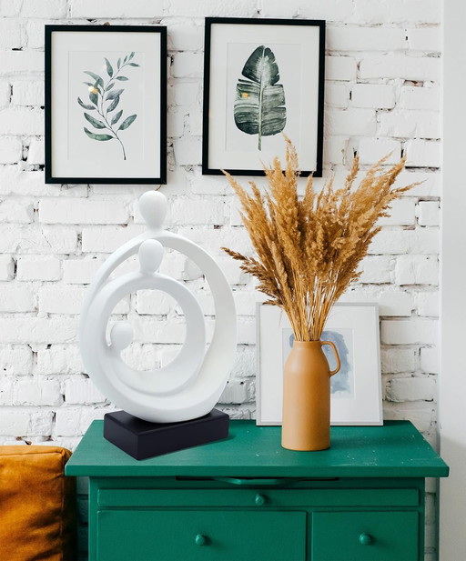Stijlvol beeldhouwwerk "Family Happiness" - Modern keramiek figuur van 34 cm hoog op een sokkel - Tijdloos decoratief beeld als 