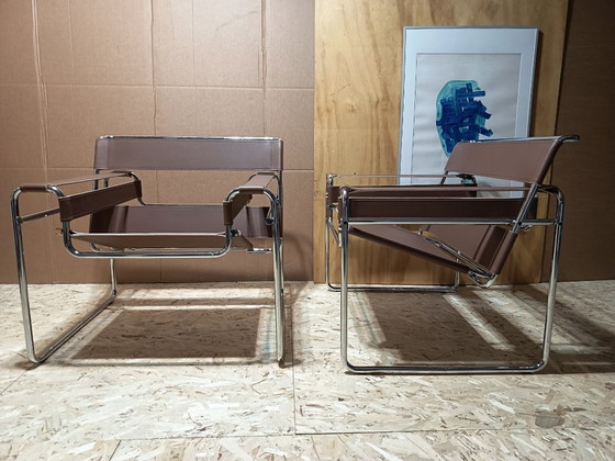 Image 1 of Poltrone Knoll Wassily B3 2 nuove/usate in pelle color noce di Marcel Breuer € 4.400