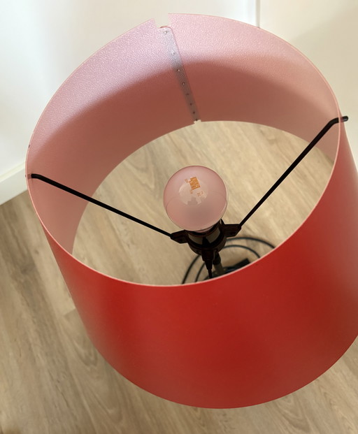 Table lamp with sensor dimmer