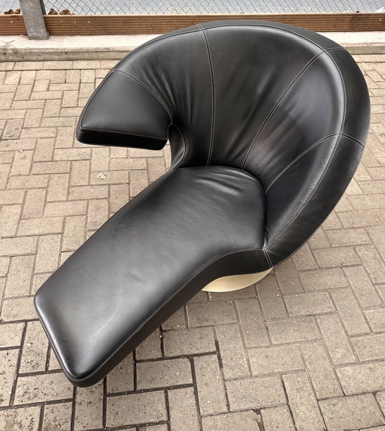 Image 1 of Leolux Parabolica design armchair