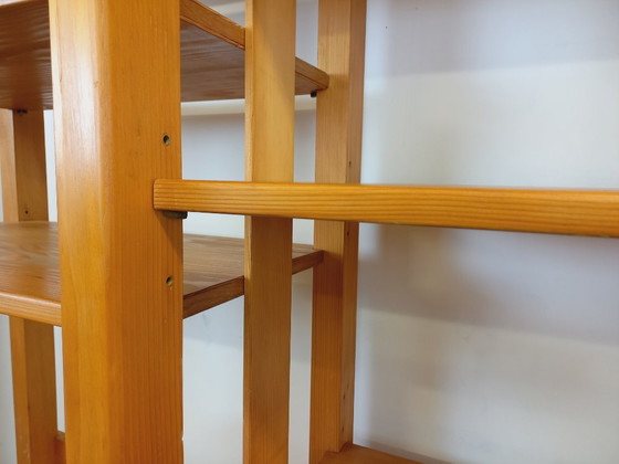Image 1 of Grote modulaire boekenkast in 6 secties met 30 vintage grenenhouten planken uit de jaren 70 en 80.