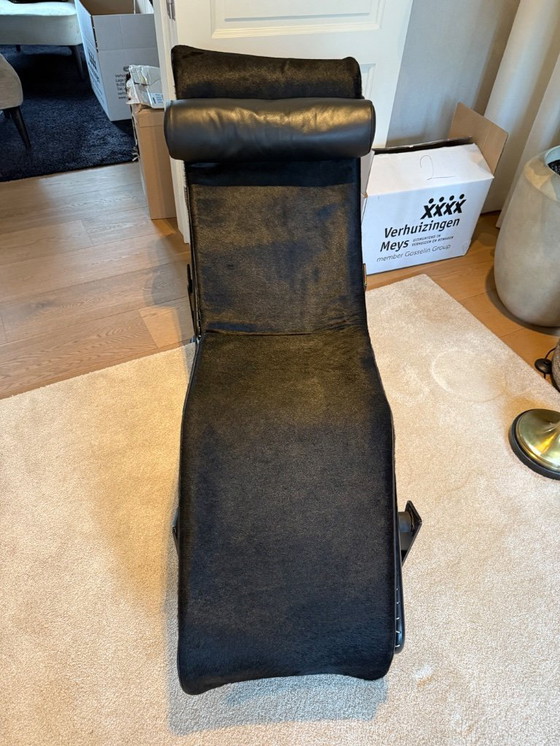 Image 1 of Chaise longue Cassina noire avec crin de cheval