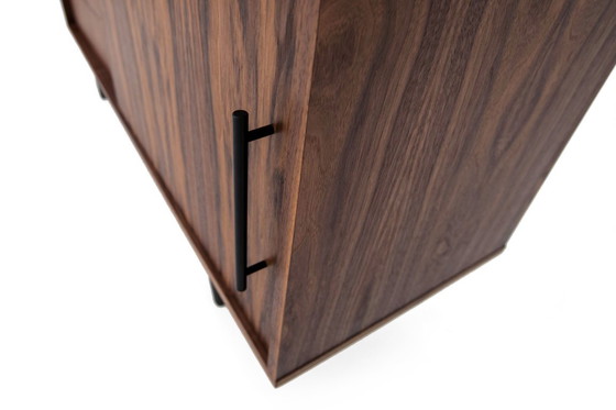 Image 1 of Mobile in noce O-S11 con ante scorrevoli e cassetti