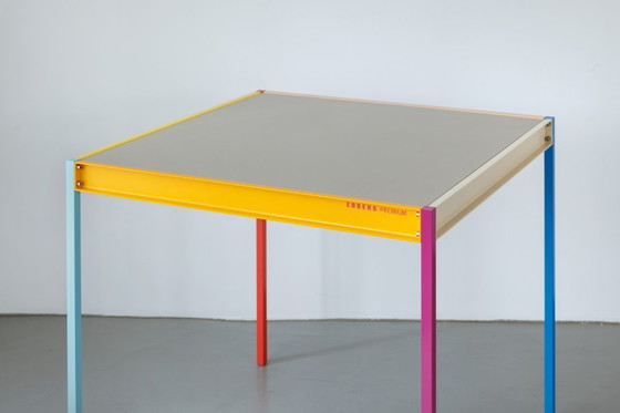 Image 1 of Ensemble de meubles modernes - table et chaises, design simple et chic par Klaus Ebbers