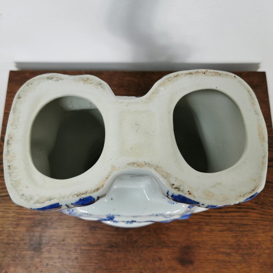 Image 1 of Table d'appoint vintage en céramique bleue de Delft, style chinoiserie. Éléphant.