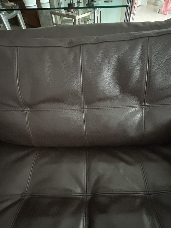Image 1 of Wunderschönes dunkelbraunes 2 1/2-Sitzer-Sofa von Roche Bobois