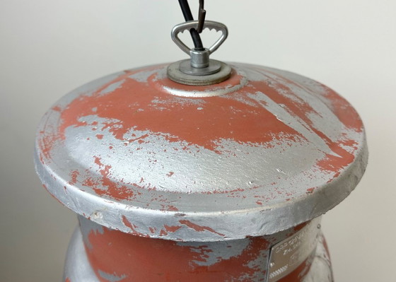 Image 1 of Suspension industrielle en forme de cage avec abat-jour en verre, de Mesko, années 1970