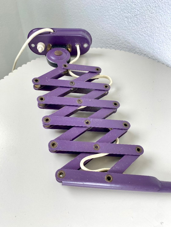 Image 1 of Vintage Hala Zeist Schaararm Wandlamp In Paars - Kleurrijke Retro Industriële Bauhaus MCM Stijl Nederlands Design Accordeonlamp