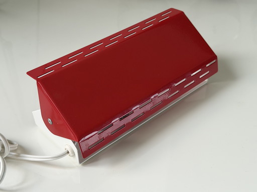 Lampada da parete vintage anni '80 con meccanismo basculante e apribile.