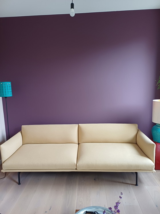 Image 1 of Canapé jaune doré Outline Muuto