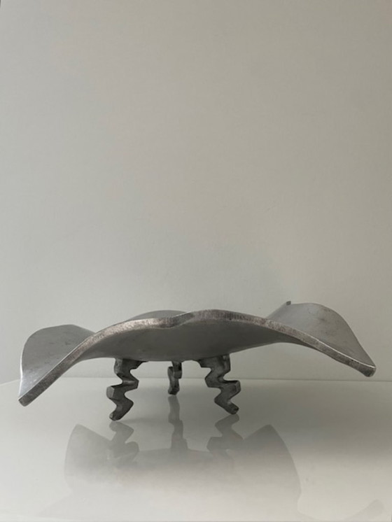 Image 1 of Unieke handgemaakte aluminium schaal met sculpturale bloemvorm