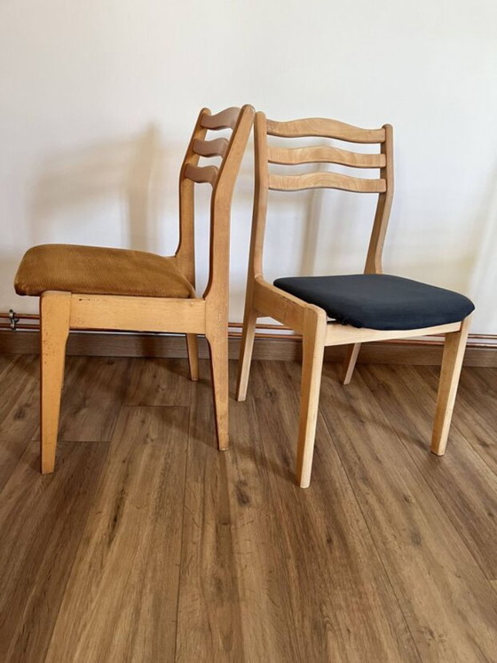 Image 1 of 4 sedie in legno e tessuto a coste