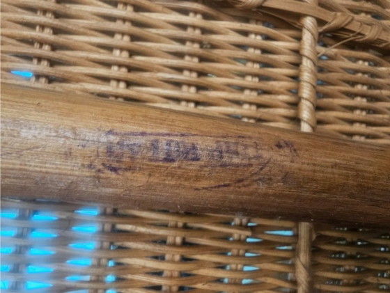 Image 1 of Set van 2 Koloniale Rotan Armstoelen – Hand gevlochten – Massief Houten Frame (Beuken/Mahonie)