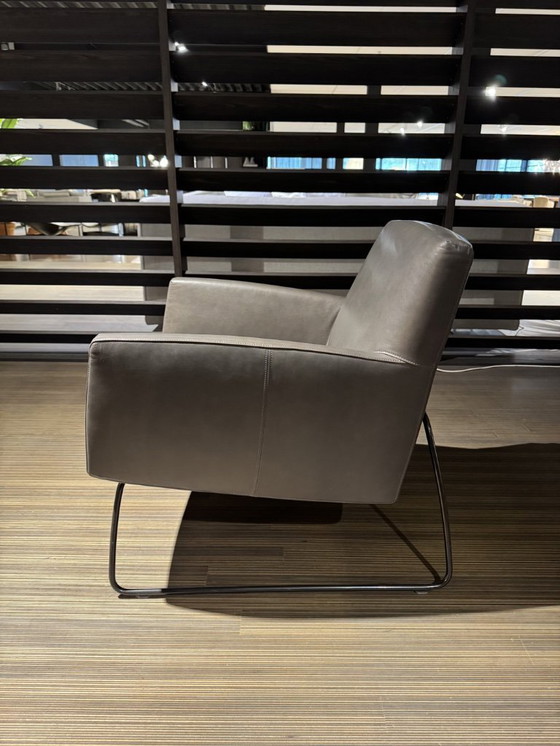 Image 1 of Design on Stock Tumbler fauteuil leder