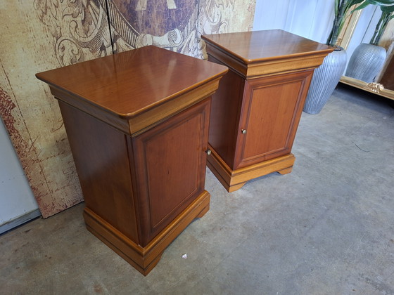 Image 1 of Comodini classici inglesi, mobili per camera da letto, dimensioni 41x33cm e altezza 62cm.