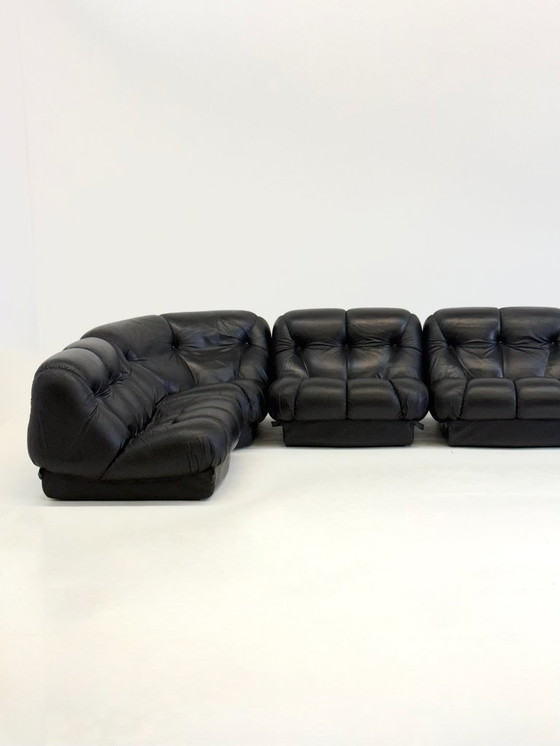 Image 1 of Divano lounge componibile Nuvolone in pelle nera Rino Maturi per Mimo Padova