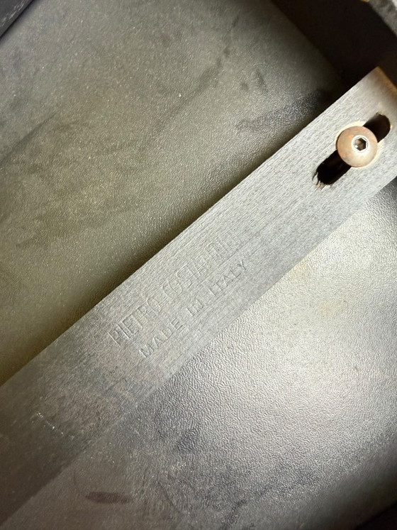 Vier Esszimmerstühle von Pietro Costantini – Leather, Wood (photo 6 of 6)