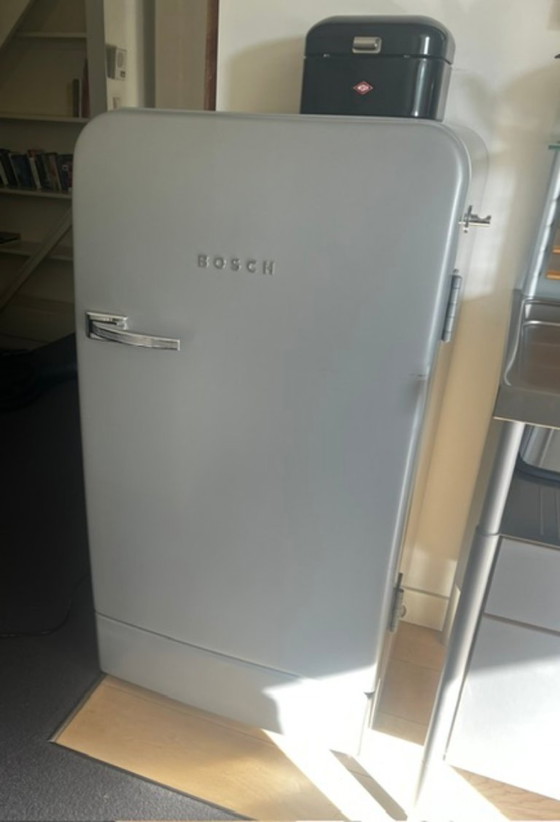 Bulthaup System 20 with Bosch retro refrigerator and oven/microwave block, Furniture, Glass, Metal, Brown (photo 2 of 16)