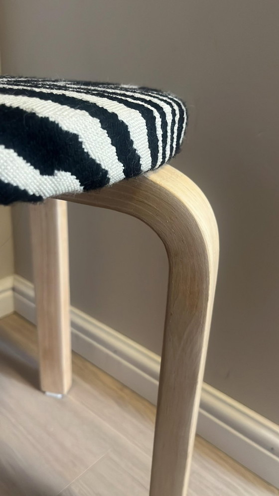 Sedia Alvar Aalto 68 con Tessuto Artek Zebra – Sedie da pranzo, Legno (photo 4 of 5)