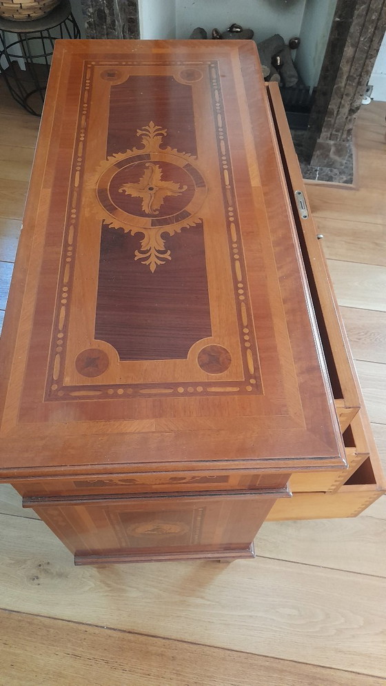 Image 1 of Credenza design vintage 1990