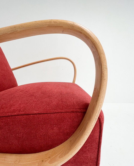 Image 1 of Fauteuil Jindrich Halabala remis à neuf, années 1950
