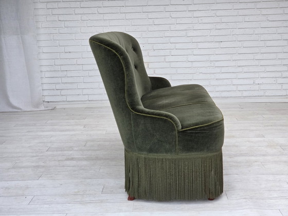 Image 1 of Anni '70, divano danese a 3 posti, velluto per mobili, gambe in legno di faggio, condizioni originali.