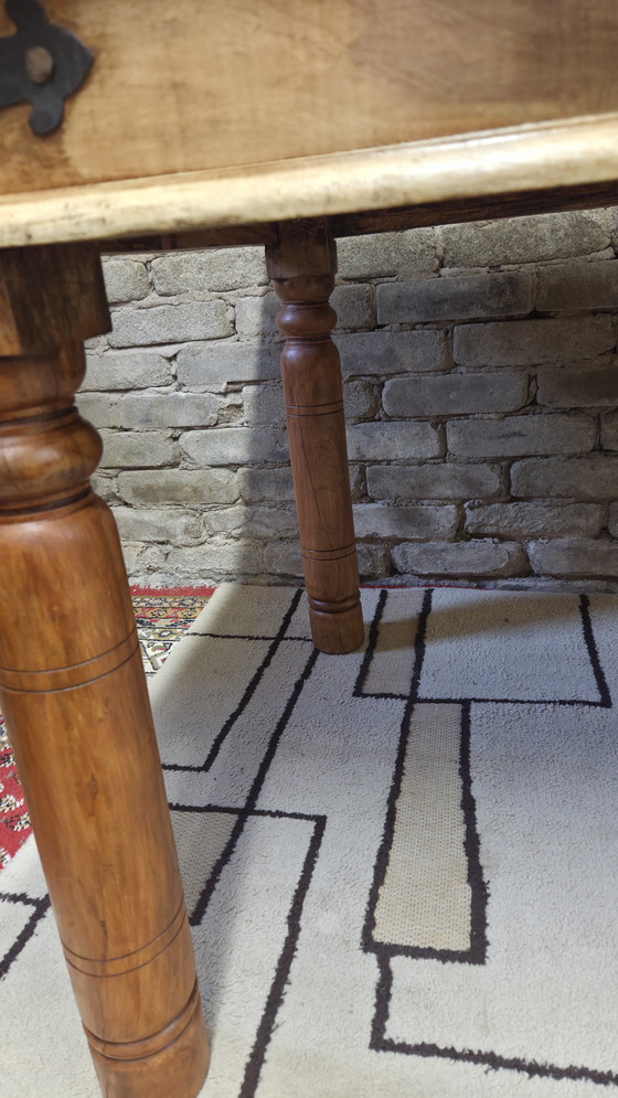 Image 1 of Großer Esstisch aus Massivholz