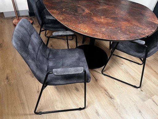 Eettafel Movani Piedra 130x150 met 4 stoelen